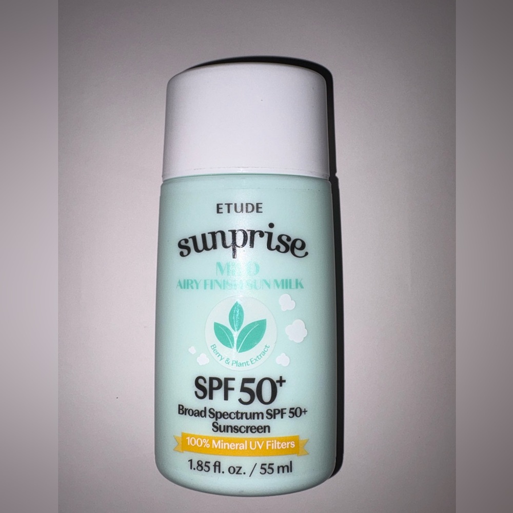 Etudes Studio Sunprise Mild Airy Finish Sun Milk SPF 50+ - Mint Green
